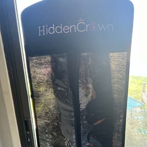 Brand new never worn or styled 22 inch layered Hidden crown...